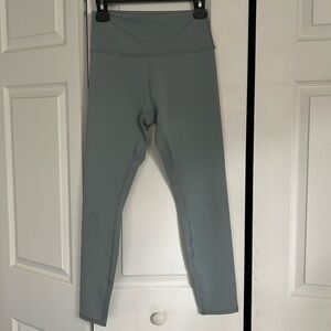 Like-New Alo Yoga Women's High Waist Airlift 7/8 Leggings - Cosmic Grey - L